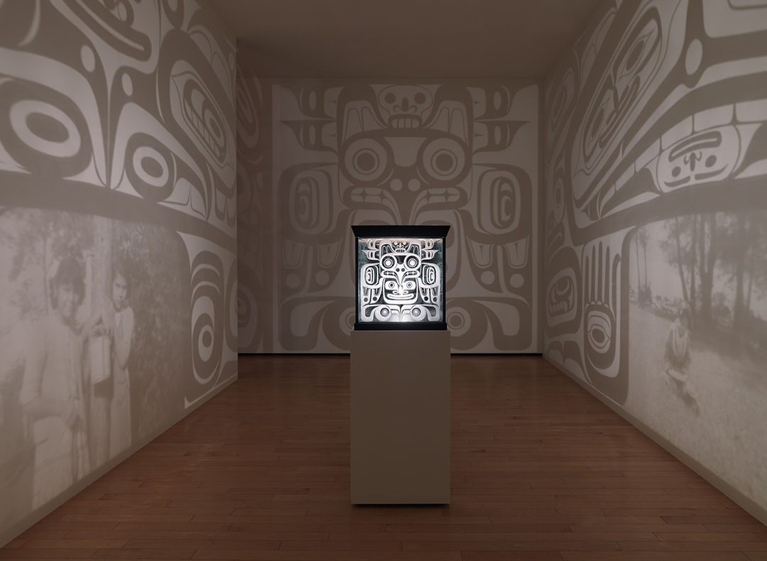 VanArtGallery's tweet photo. Curator Tarah Hogue reflects on #MarianneNicolson's
work as a spatialized, embodied, culturally grounded & visually poetic version of the old family photos she's been seeing on social media during COVID-19. Read more at https://t.co/iqaMemyRIw. #VanArtCollection #ArtMakesUs https://t.co/eORDKygHMr