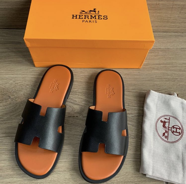 Quality is what you get 100%Hermès slippers now back in store!!! Size: 40-45Price: 23kPls send a Dm to order