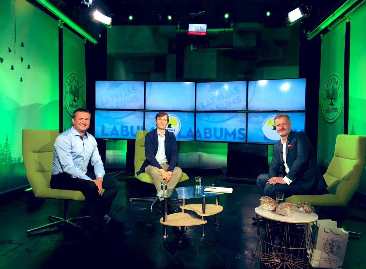 Šovakar 21:00 @RIGATV24 skaties diskusiju ar -

Ilmārs Dūrītis, Veselības ministrijas parlamentārais sekretārs

Gundars Kuļikovskis, Zippy Vision vadītājs, Apturi Covid izstrādes grupas dalībnieks
Tēma:
Ārkārtējā situācija beidzas. Ir aplikācija. Kā dzīvosim tālāk?