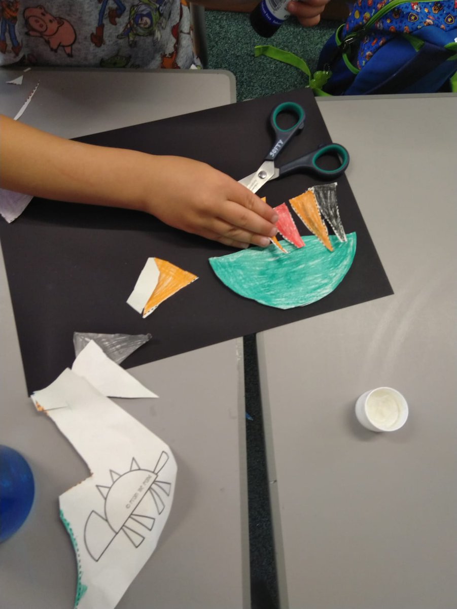 HubSeafield's tweet photo. Group 1 were learning about dinosaurs today. Group 3 were learning about the olympics - more to come on that tomorrow. https://t.co/WcaPHN51sM
