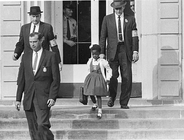 AfricanArchives's tweet photo. A visual reminder of what Ruby Bridges faced every day and why what she did was so powerful. https://t.co/FoTULkXdbS