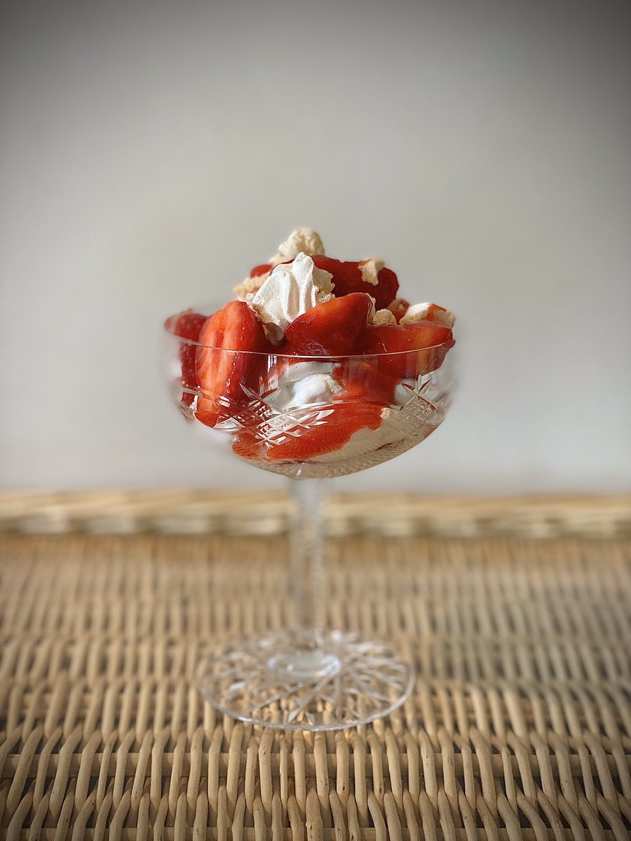 cyril_lignac's tweet image. Eton mess aux fraises #GourmandCroquant