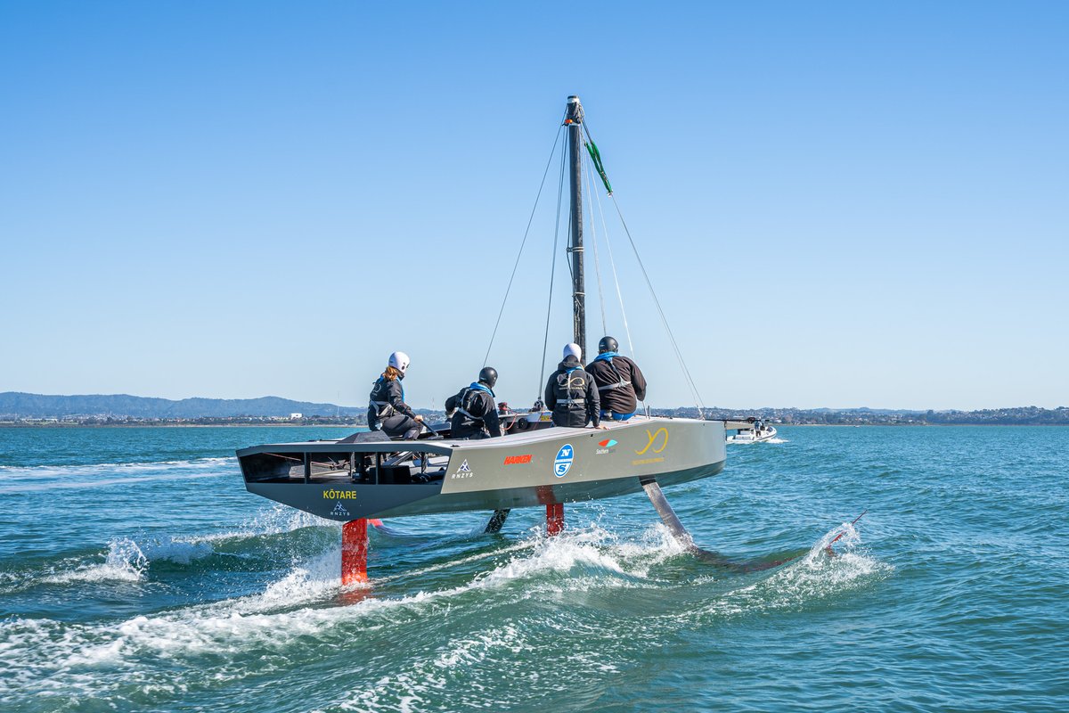 The first completed AC9F, Kōtare, undergoing tow sea trials in Auckland. Looking forward to seeing her in action under sail very soon...

📸 Yachting Developments / Georgia Schofield

#YouthAmericasCup #RNZYS