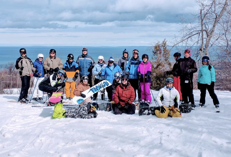 @SprintNSki @tech_rob @TormeyL @SkiRexMedia @gotseacrets @reallyitsmenotu Our giant group pic from a weekend at Blue Mountain, ON.   Lake Huron in the background.  #dailysnowshare