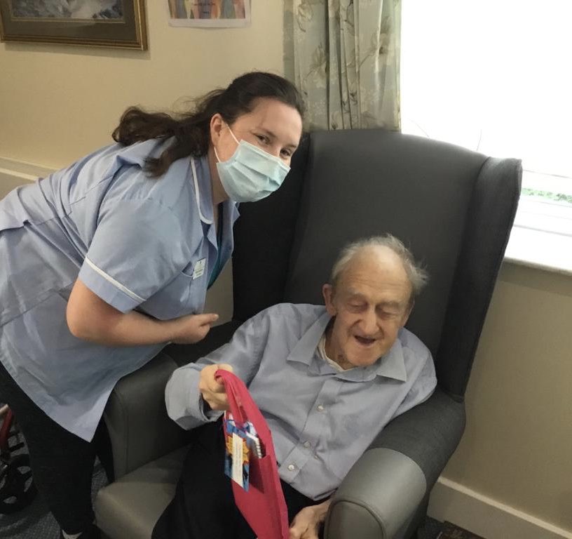 BlanefieldCare's tweet photo. ‘ A Little Bag of Sunshine ‘ for our residents from everyone at #TeamBlanefield . We made individual gift bags filled with poems, sweet treats, games, prayers , puzzles and well wishes 🌈 https://t.co/a93lMNR7d3