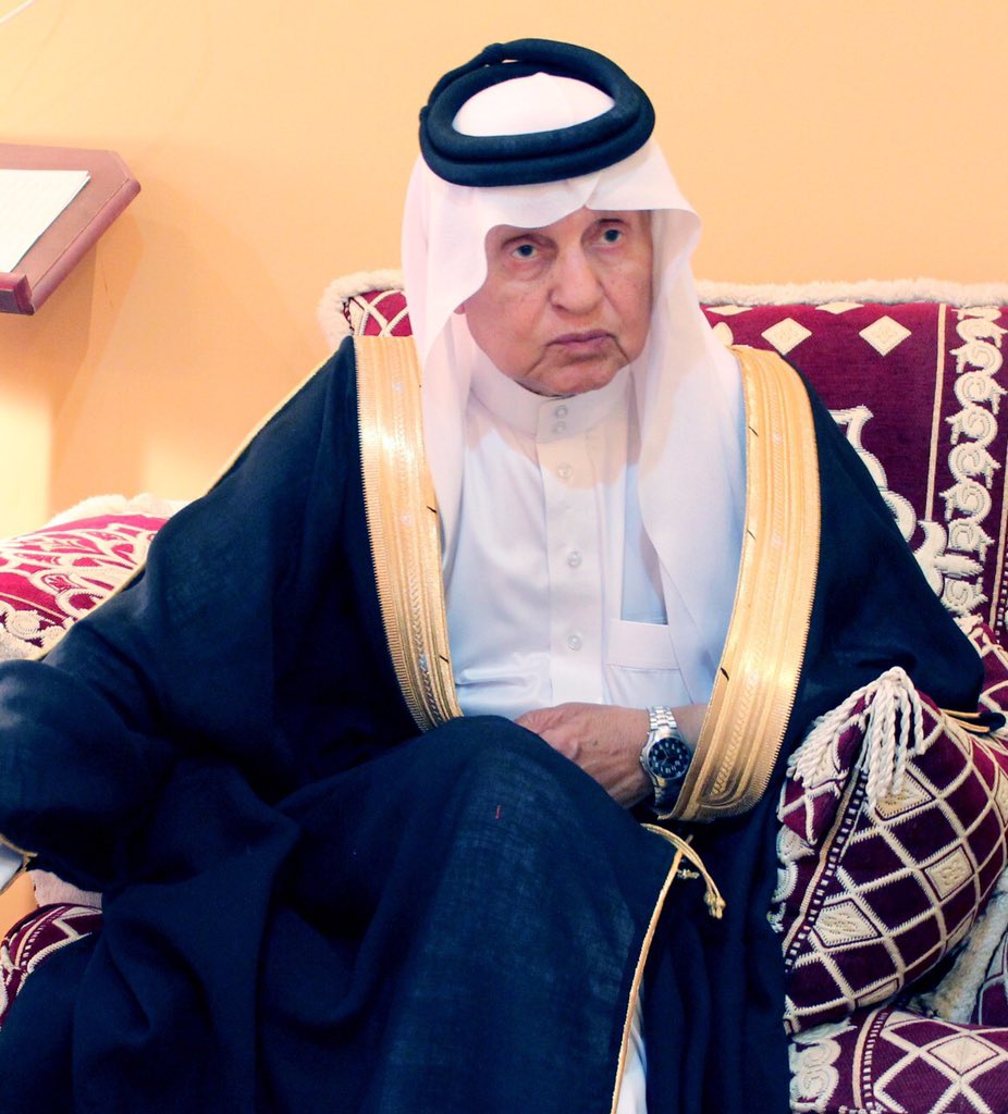 abdulmajeedgreb's tweet photo. زارني #والدي @Author_Khalid في منامي فقال لي يا ولدي:
"من يُقصي العلم يُقصيه"؛ وكان #يرسم لي كلمة #العلم بيمينه الكريمة.
 
20 مايو 2020 https://t.co/4hMepGmyvn