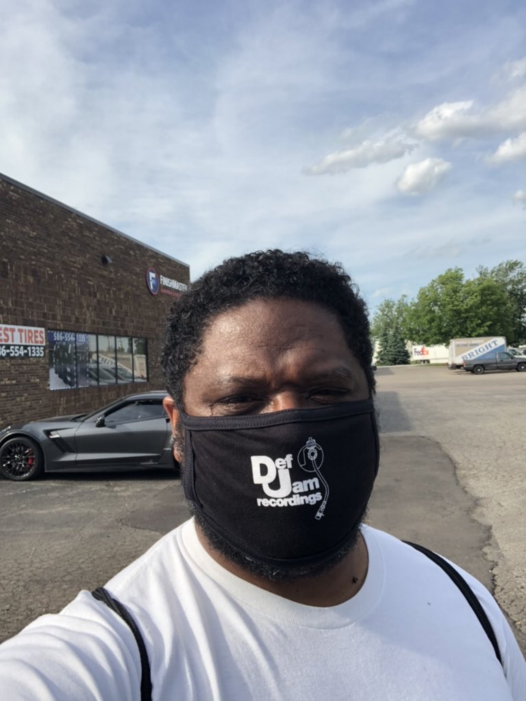 delo4866's tweet photo. #BlackLivesMatter #Enoughofthisshit https://t.co/oZiFbYSrc9