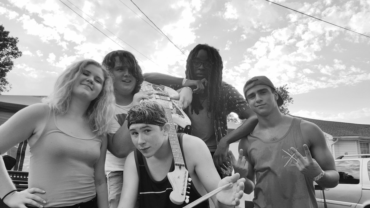 Danyil is a close friend of ours
He used to play bass in this band
Please share and or reach out if you have any information!
#danyilwalters