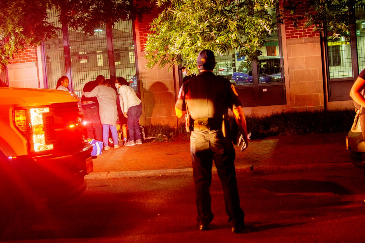 Rae_Fines's tweet photo. Here is a thread where I share my 1st hand account of emergency works not helping an unconscious black man during protests in the early morning of 5/30 in Richmond,VA https://t.co/wGo7IvGGou