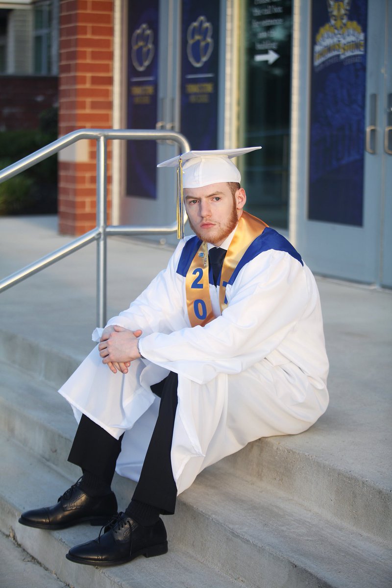 natemudd1's tweet photo. 🎓 https://t.co/cgobtOIuXH