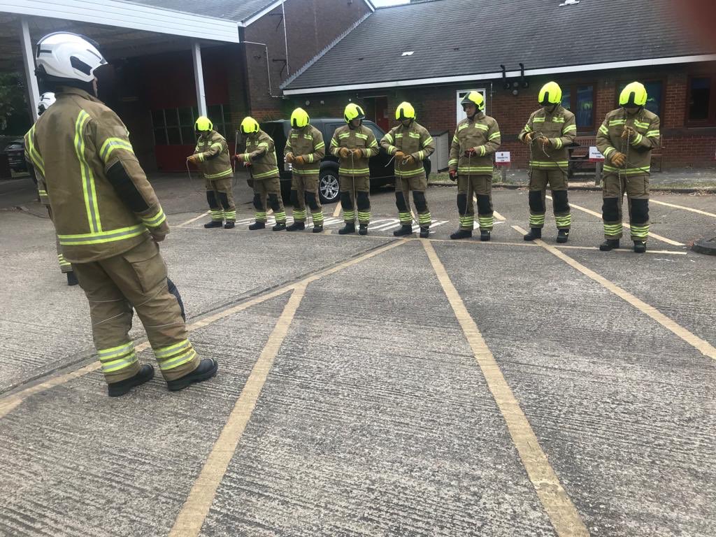 Spending time with some new trainees tonight 🚒🚒 <a href="/HFRS/">Herts Fire & Rescue</a>