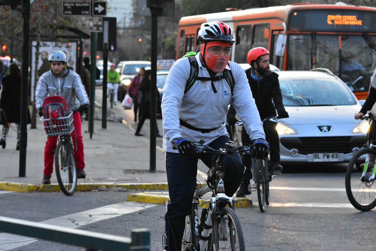 prensa_cl's tweet photo. 5 beneficios de la bicicleta en tiempos de pandemia.

1. Distanciamiento físico natural:
2. Fácil sanitización:
3. Reduce niveles de contamina
4. Mantiene el sistema inmune fuerte:
5. Contribuye a la salud mental:

https://t.co/pGRtR0sFbb

#bicicleta #ciclistas #ciclistasfuriosos https://t.co/KuDsXl0aWs