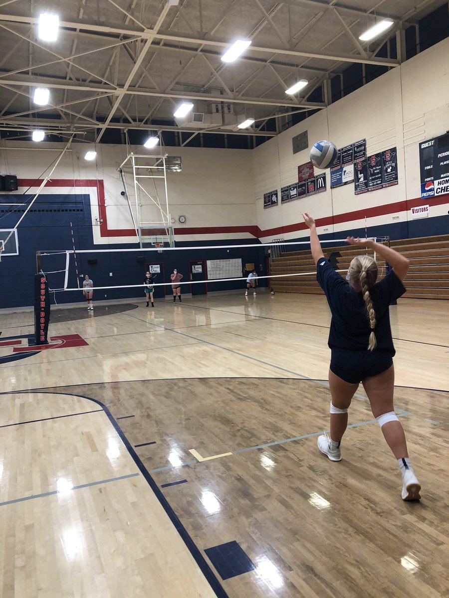 Good first week of open gyms!! Don’t forget EVERYONE who is interesting in playing is welcome to join! Tuesdays and Wednesday mornings 9-11am!! See y’all there!