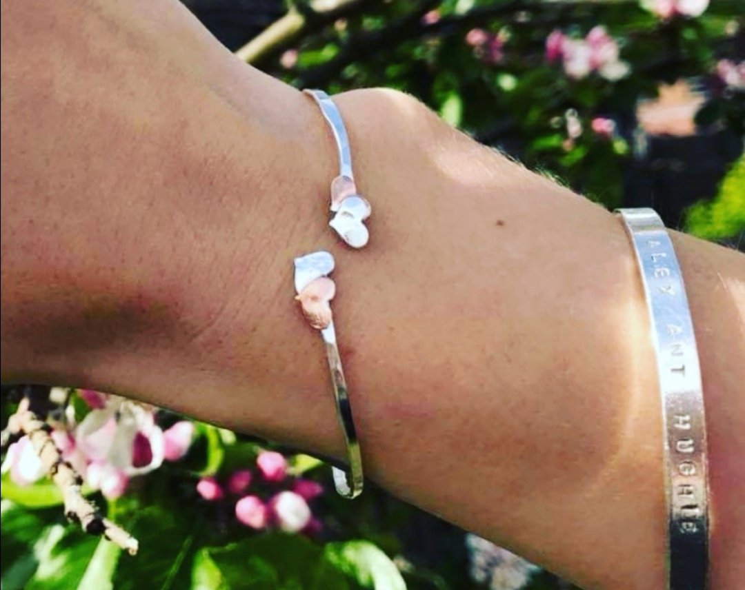 Lillyalexandra3's tweet photo. @BritishCrafting #tbchsellershour #june #saltwaterpearls #nottingham #hearts #sterlingsilver #giftsforher https://t.co/3wH8pNWMnA
