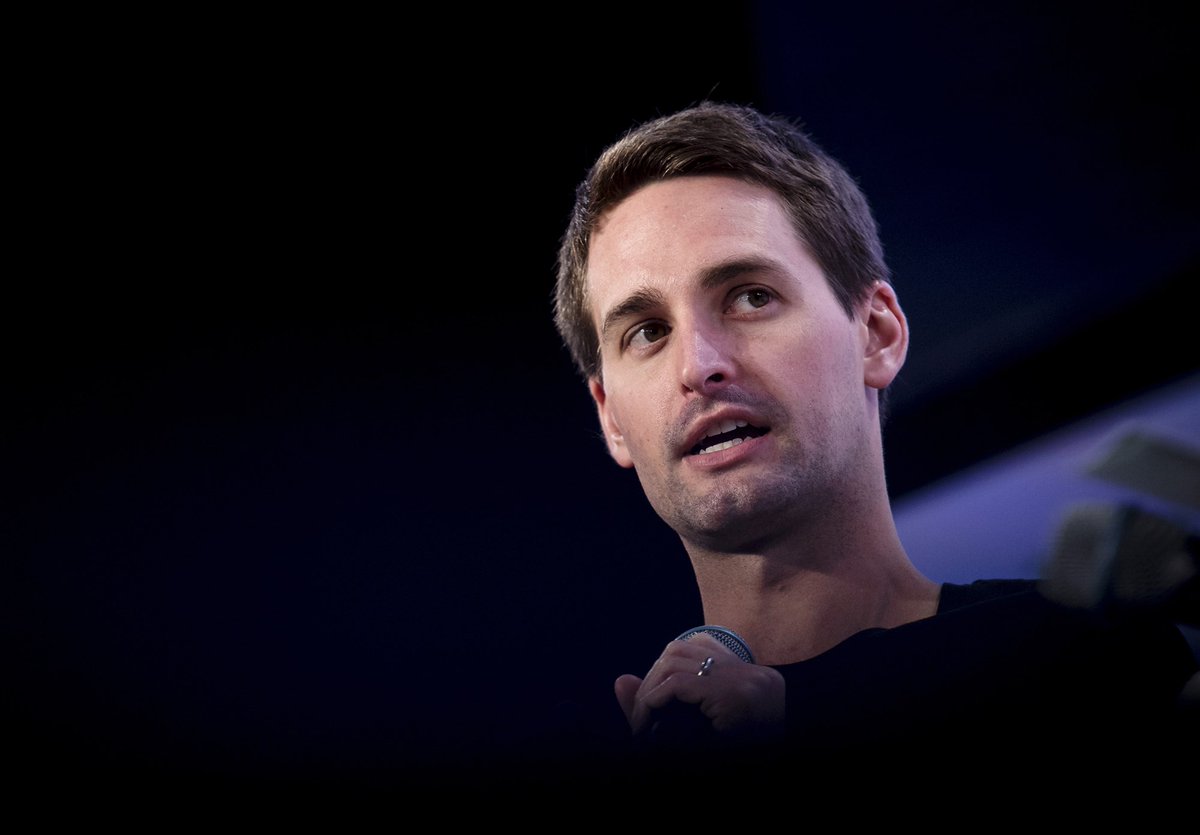 Huge:

Snapchat is no longer allowing Donald Trump's content in it's 'Discover' section (Snap's main feed). 

<a href="/Snapchat/">Snapchat</a> said in a statement that it would not “amplify voices who incite racial violence.”

➡️ nbcnews.com/tech/tech-news… 

#GeorgeFloyd | #BlackLivesMatter