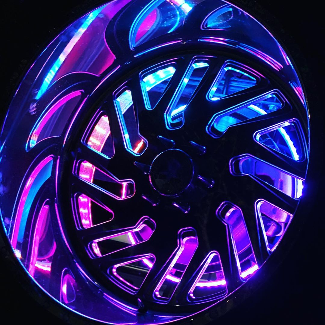 OracleLights's tweet photo. Hey truck owners...got new rims? Our Dynamic ColorSHIFT #wheelrings are the best way to show those shiny things off 😎https://t.co/DbG12xNFJR (photo kortrampe_) https://t.co/oY8aa5pssT