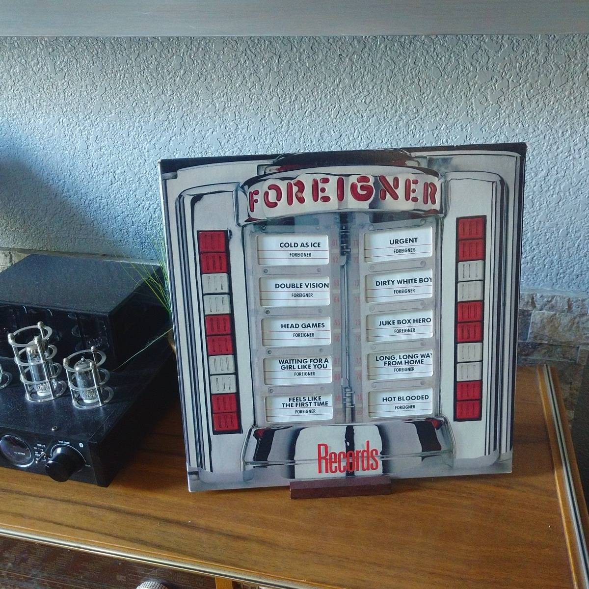 UpCycleAudio's tweet image. #NowPlaying 🎶Standing in the rain, with his head hung low...Couldn't get a ticket, it was a sold out show🎶

Want more Classic Rock records? Check out Cvrcbox.com

#records #music  #vinyl #recordplayers #Foreigner #ClassicRock