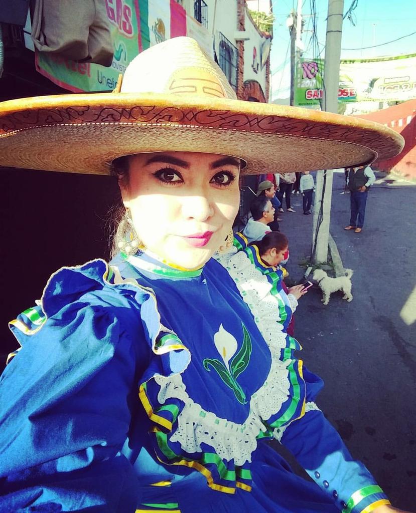 美しいドレス着て美しい馬に乗ってかっこよく走るメキシコの伝統馬術競技 チャレアーダ Togetter 美しいドレス着て美しい馬に乗ってかっこよく走るメキシコの伝統馬術競技 チャレアーダ Togetter