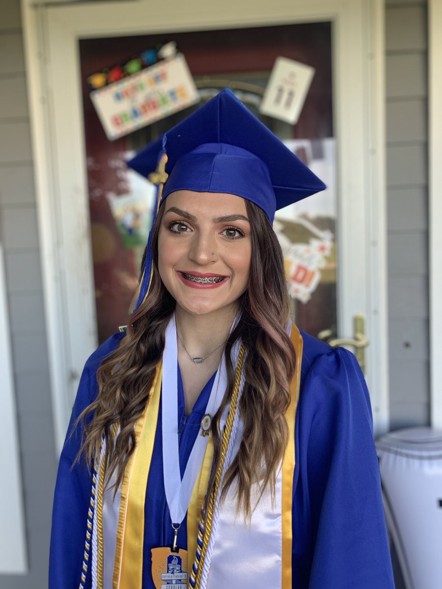 _gracielous's tweet photo. through all of the challenges that this year has brought to the class of 2020, we did it! i graduated top ten percent of my class. i am excited to move forward and i am ready for the next chapter of my life to beginning. 🎓💙 https://t.co/Gs05yVsBSR