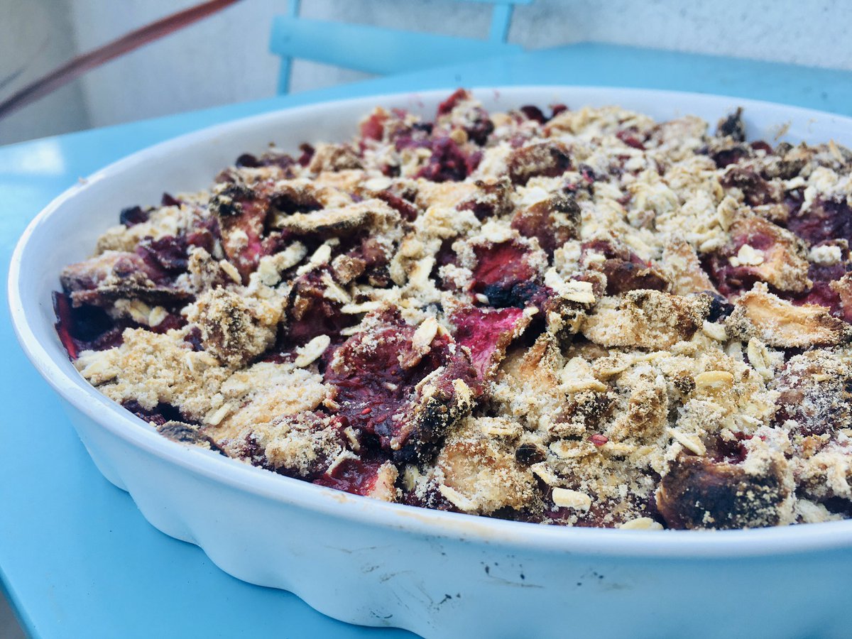 Healthy brunchy-lunch today in Morrighan’s Yoga Kitchen <a href="/lordofthedance/">Lord of the Dance</a> 
#fruitysmoothie #teriyakisalmonbrownriceandgreens #fruitcrumble