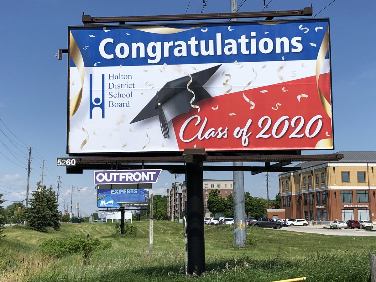 #HDSB congratulates the Class of 2020! Take a look out for these signs across #HaltonON 🥳🎉👏👏👏