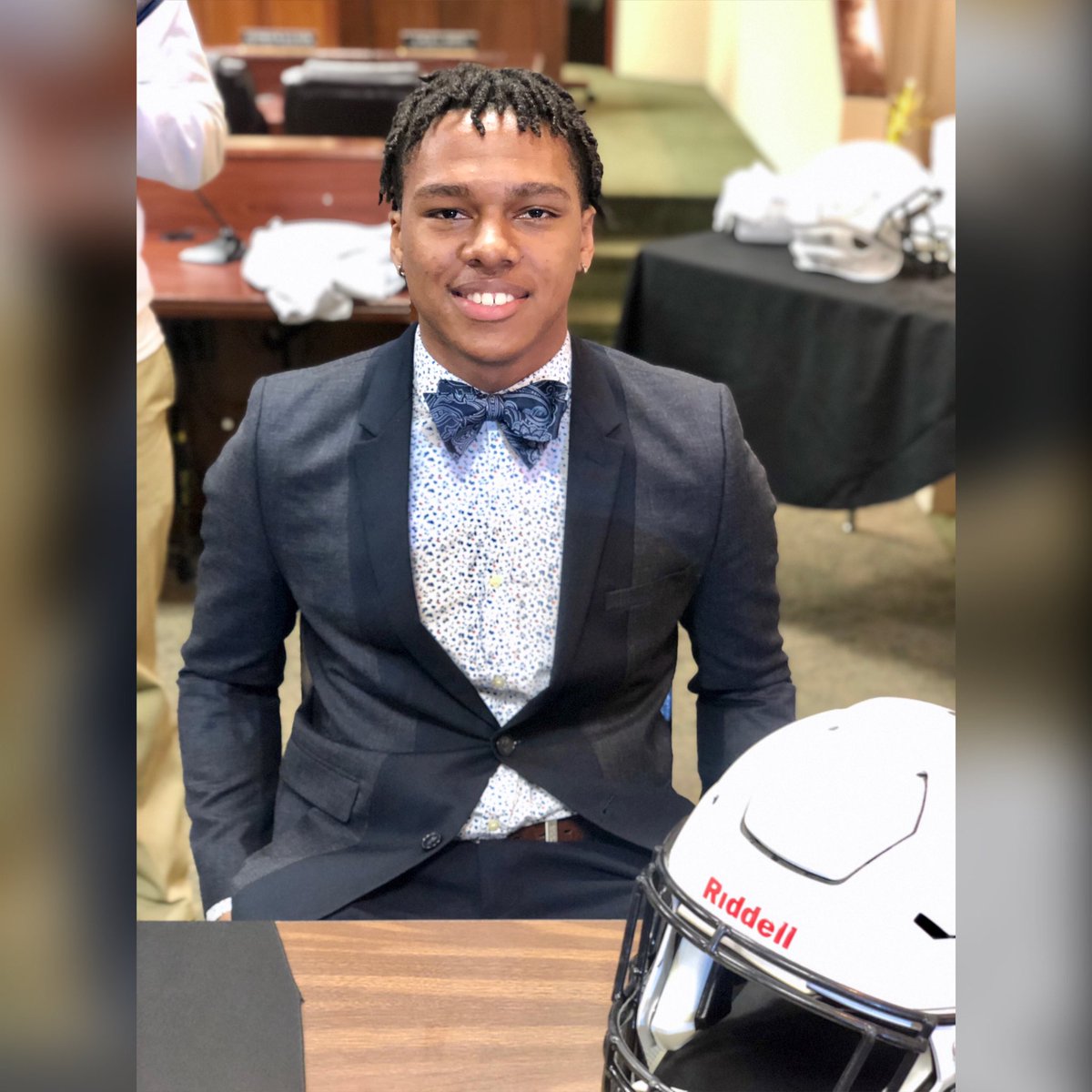 🗣MAJOR SHOUTOUT to Entourage President: Torrence Bardell on finishing in the TOP TEN at Alfred T. Bonnabel Magnet Academy High School. He is only male this year to receive this most honorable distinction. Hard work pays off! Congratulations! #Entourage #Scholarship #Bonnabel