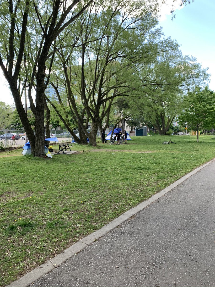 torontodotcom's tweet image. .@ONgov needs to help #Toronto&apos;s #homeless living in parks, residents say - bit.ly/3eZnsZl
@joanprowse @ChrisGloverMPP @nejsnave @BathurstQuay @SteveClarkPC @seedsofhopeto 
 @cityoftoronto
#SpadinaFortYork #COVID19 #BathurstQuay