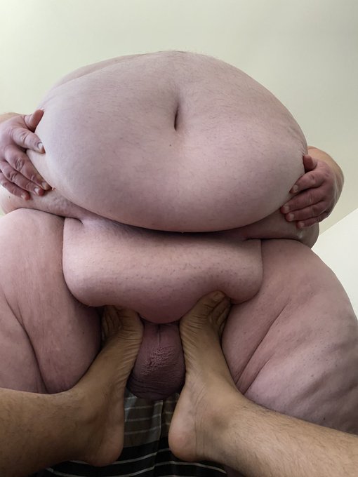 Guess what&rsquo;s about to happen next? Go see the foot video a fan requested  https://t.co/BoKwP3GgS0 #superchub<a href="/tag/chub"class="tags"><span>#chub</span></a><a href="/tag/superchub"class="tags"><span>#superchub</span></a>