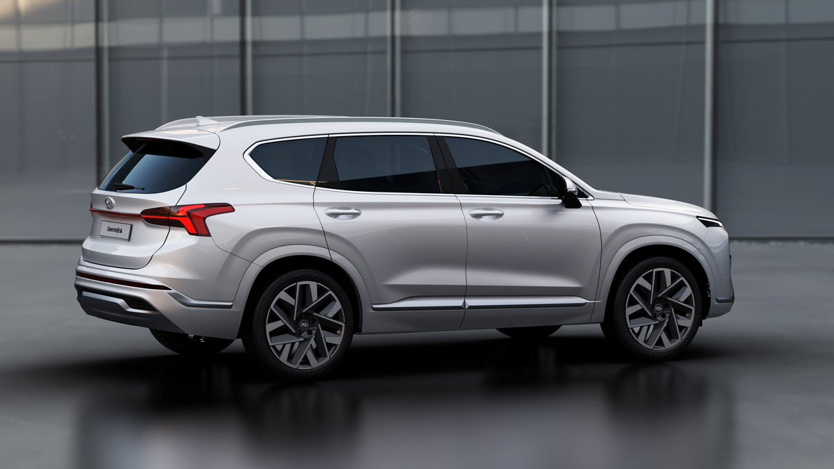 carmotoroficial's tweet photo. ¡Nuevas imágenes oficiales del Santa Fe 2021!😱
Hace unas horas la marca surcoreana publicó las primeras fotos del facelift de su famosa SUV. El lanzamiento oficial será el 8 de Junio. Entérate más aquí 👉https://t.co/A5Xu20THS8
#Hyundai #HyundaiSantaFe https://t.co/uCztVUY2YY