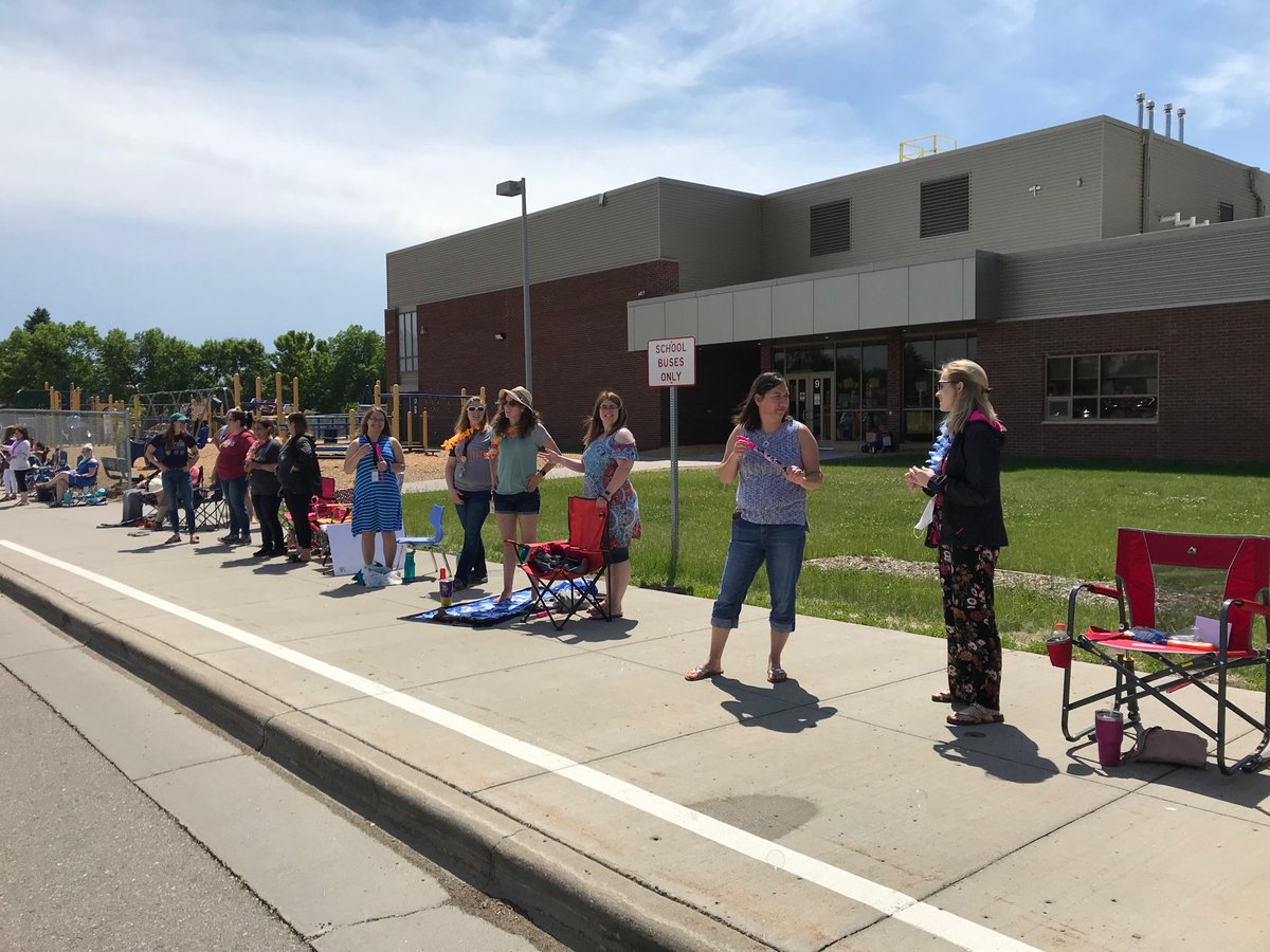 probspuds's tweet photo. That’s a wrap 2019-20! We sure did #Reimagineourfuture! 😉 Grateful for our students, families, and staff. Wishing you a great summer! See you soon 🧡🖤 @MoorheadSchools #SpudPride #SpudStrong https://t.co/aXCHn0ncOz
