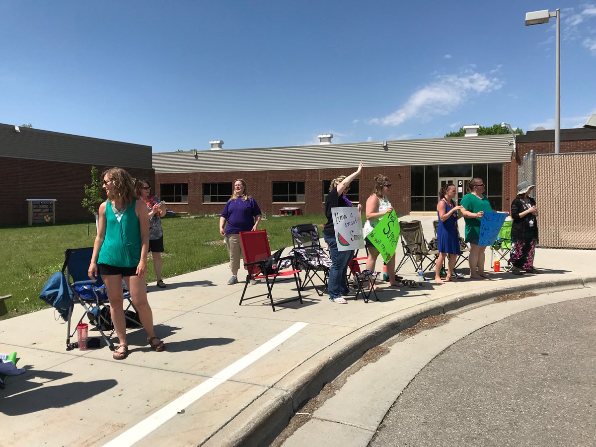 probspuds's tweet photo. That’s a wrap 2019-20! We sure did #Reimagineourfuture! 😉 Grateful for our students, families, and staff. Wishing you a great summer! See you soon 🧡🖤 @MoorheadSchools #SpudPride #SpudStrong https://t.co/aXCHn0ncOz
