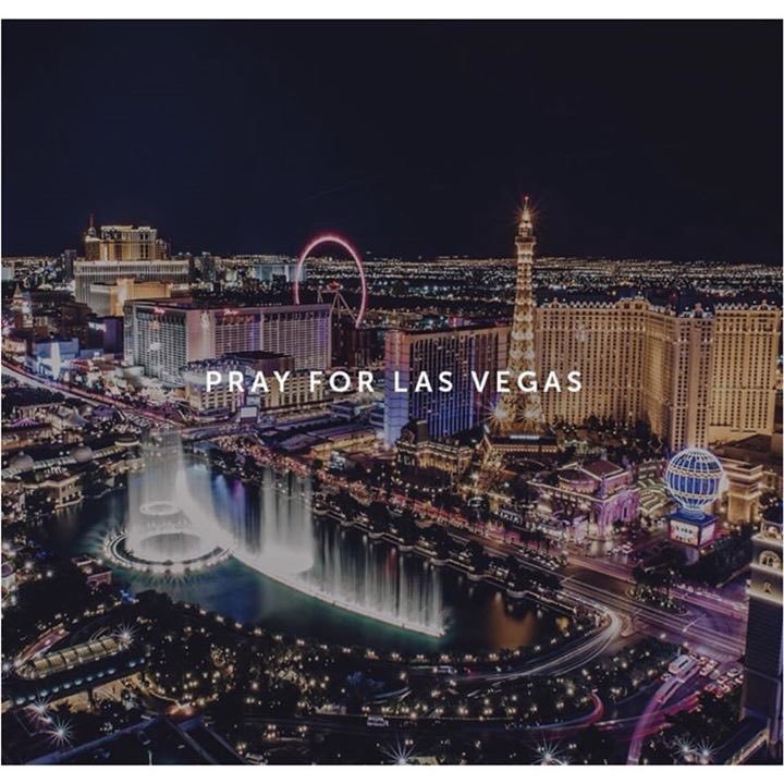 IneditaFrase's tweet photo. #PrayForLasVegas ๐ https://t.co/ky10qBKovQ