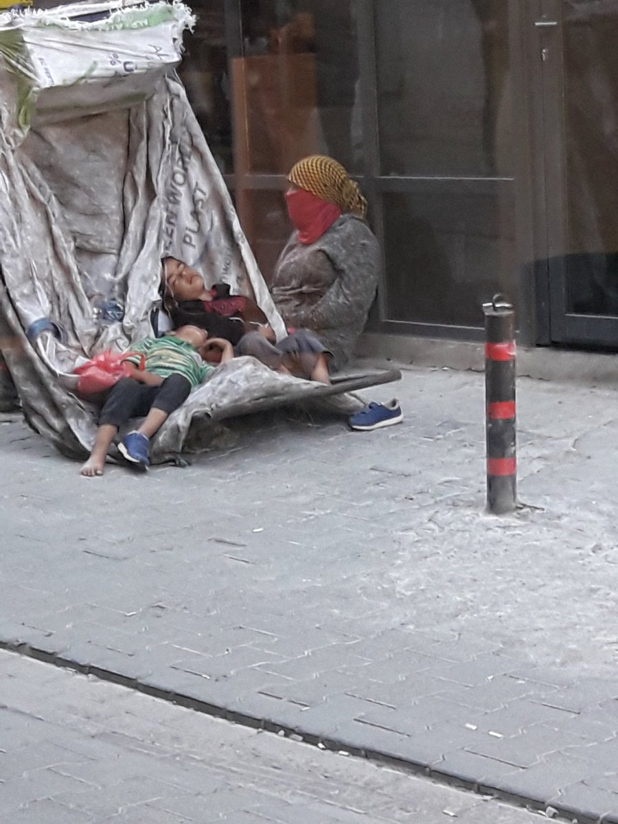 Wêne li bajarê Ruhayê...
Bê şirove...