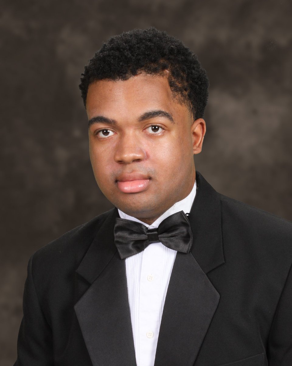 mahr_tn_eek's tweet photo. He is out!!! #LRHS #MISDGrad2020 https://t.co/X1IIjxA8XB