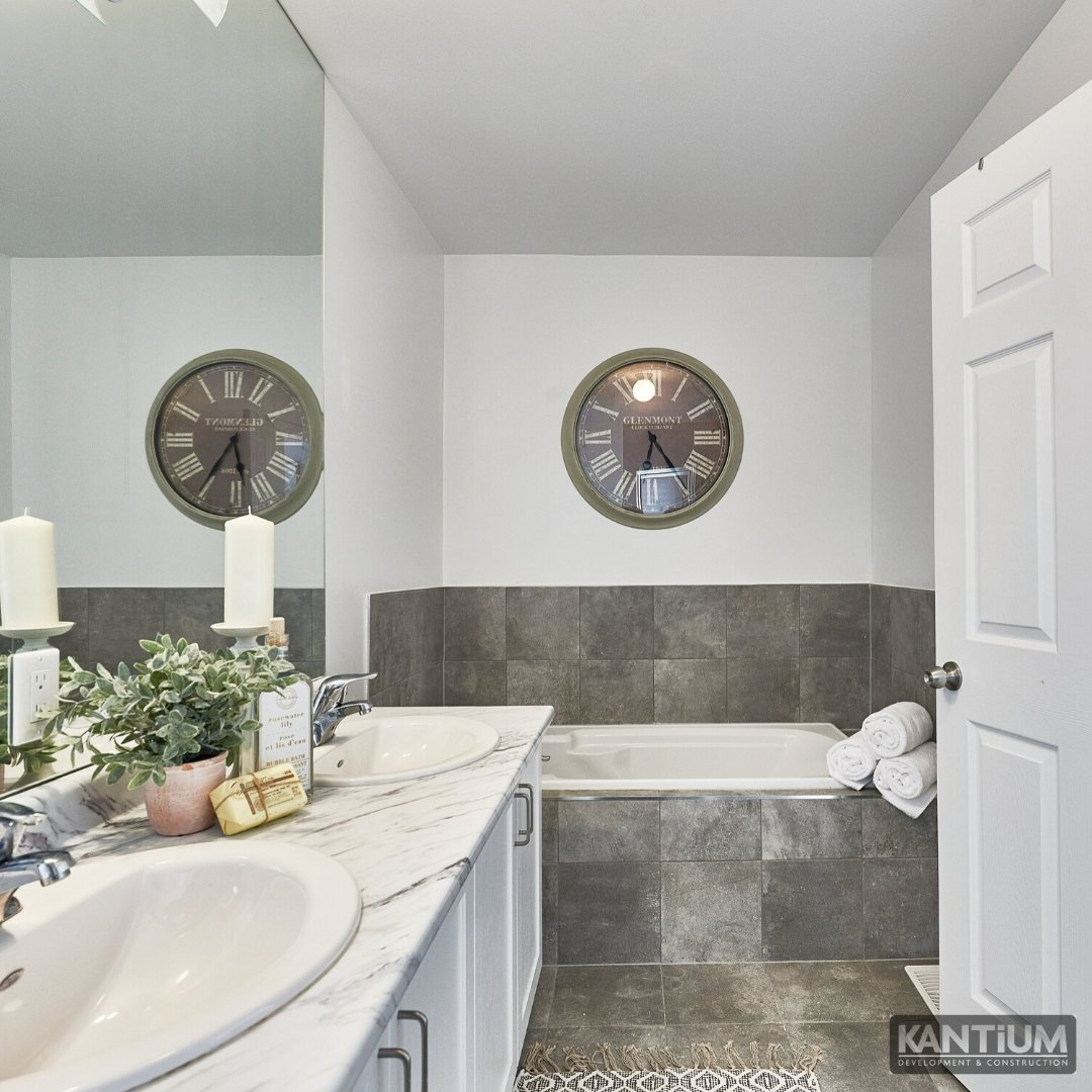 KantiumDev's tweet photo. Check out this unit from our Whitby townhouse development! It's always interesting to see how our clients furnish/stage their homes 😍 #customhome #customhometoronto #torontocontractors #torontodeveloper #townhouse #developer #townhomedevelopment #kantiumway https://t.co/KJOI7W2B76