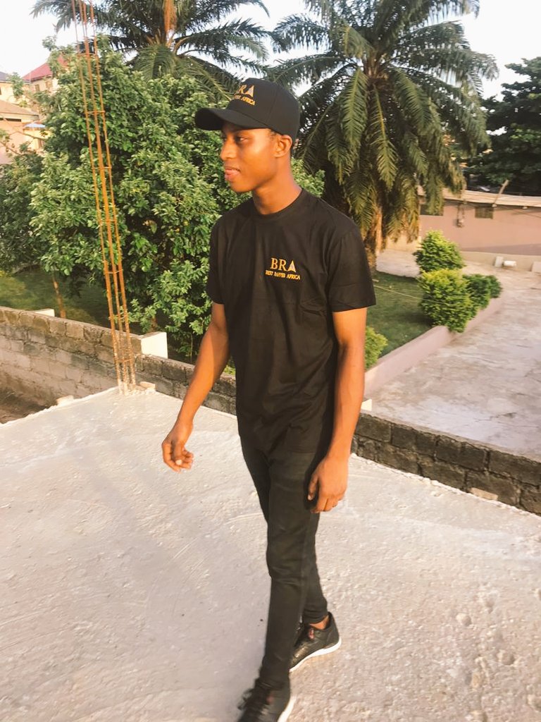 samuel_amstaim's tweet image. Ebe dere you go see say BRA y3 BRA
#BRA 
#bestrapperafrica 
#Flowkingstone 
@Teamflowking