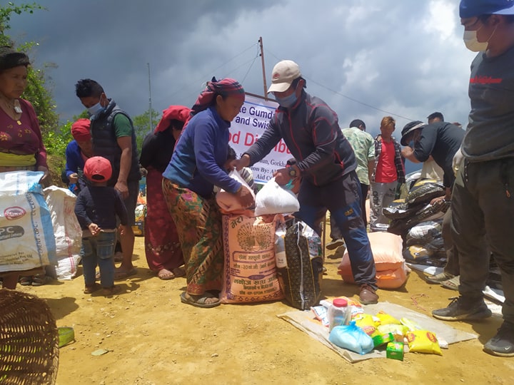 Gumda2015's tweet photo. Nouvelle action d'aide alimentaire COVID19, 350 personnes ont reçu 2 mois de provisions dans le village de Yamgaon https://t.co/SjMRIoTk9K https://t.co/BEBBak6ncF