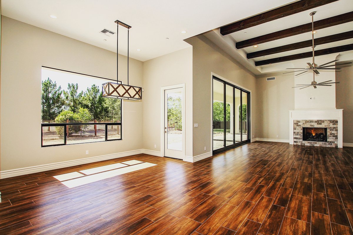 What’s your favorite flooring for a dining or living area? Wood? Tile? Wood tile? Carpet?

#livingroomdesign #customhomes #customhomebuilders #AZ #flooring #customflooring
