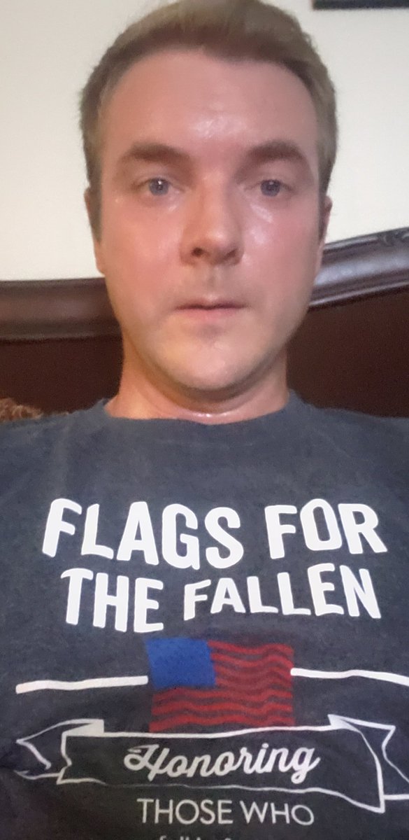 SpaceForceChuck's tweet photo. Day 10, #RWRunStreak Went for a longer stride! Decided to sport a Veteran based non profit. #flagsforthefallen while running with my trusty @QuadLockCase ... @masonrothman @S5malibu Man I'm smoked. https://t.co/roV812ydqm