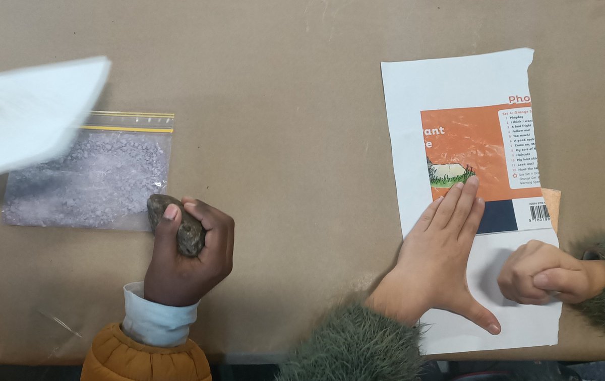 bnwps_jess's tweet photo. Last week we watched a video from Uncle Trevor, an Aboriginal Elder. He told us about Aboriginal culture and showed us lots of things, including how to make chalk paint. Today we tried making our own! @bnwps_jhw https://t.co/A3XFSH0DmH
