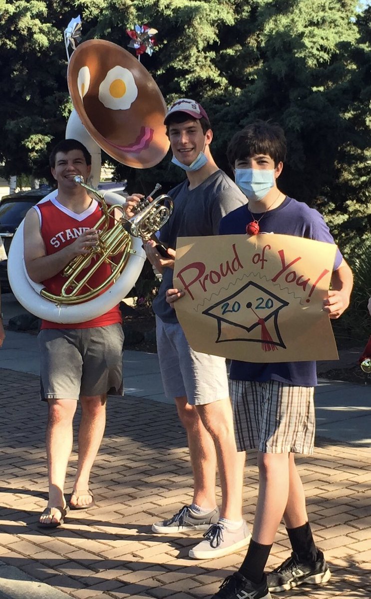 Cheering on the local high school graduates during their car parade!  Tubas make people smile 😃!
Share the love! ❤️
<a href="/lsjumb/">Stanford Band</a> <a href="/LSJUMBtoobz/">bassy brassy</a>