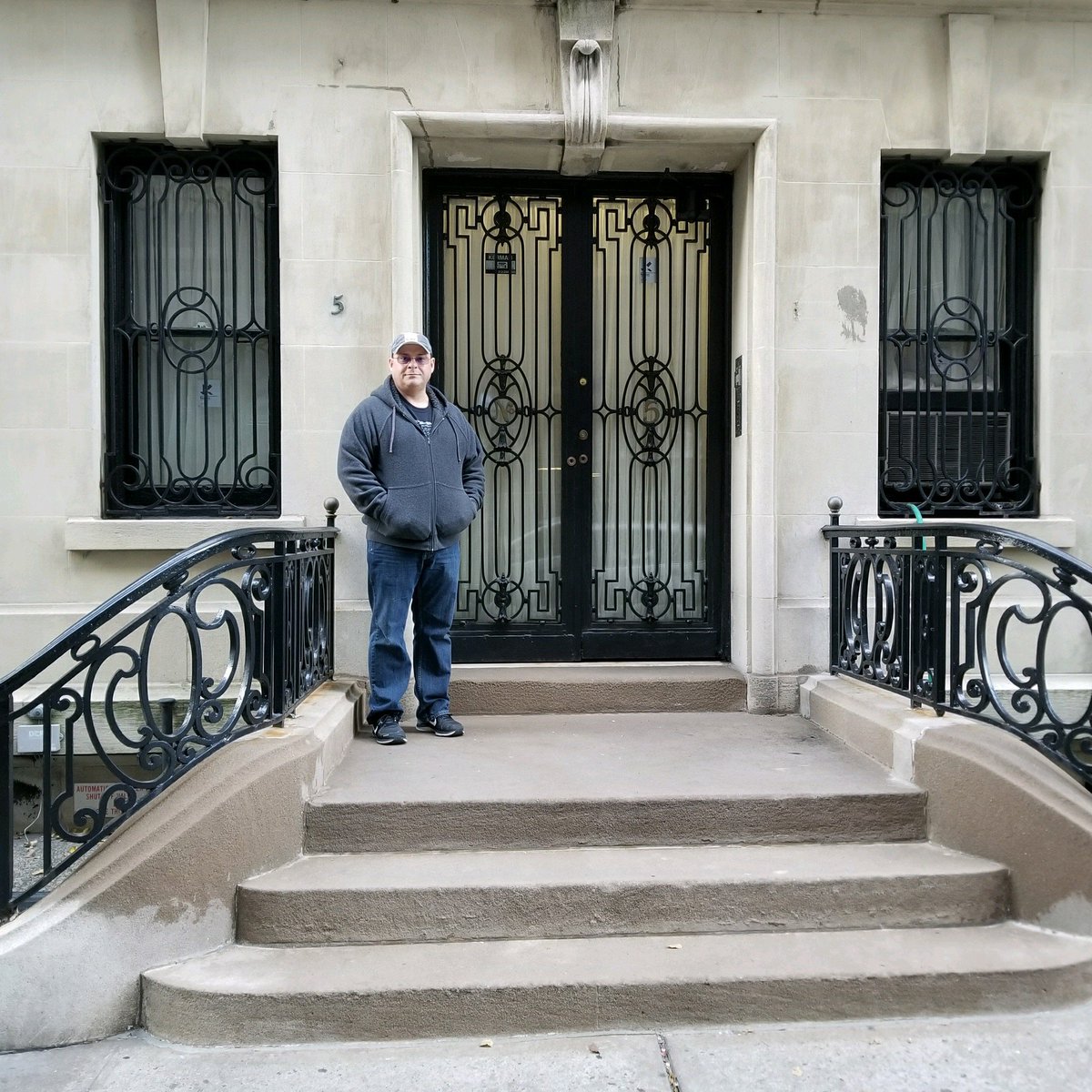 ParasciJournal's tweet photo. @ciaranokeeffe @CallumECooper @UKChange @hauntedmagazine @nuekerk @brandonalvis @SPR1882 @parapsych @ParapsychF @KPUNews @forteantimes @SSE_Tweets @DutchSPR This is me not getting into the #ASPR on a business day. I wanted to see for myself what was up with the #AmericanSocietyforPsychicalResearch. Turned out, nothing was up. Nothing at all. https://t.co/mYRErmUIaZ