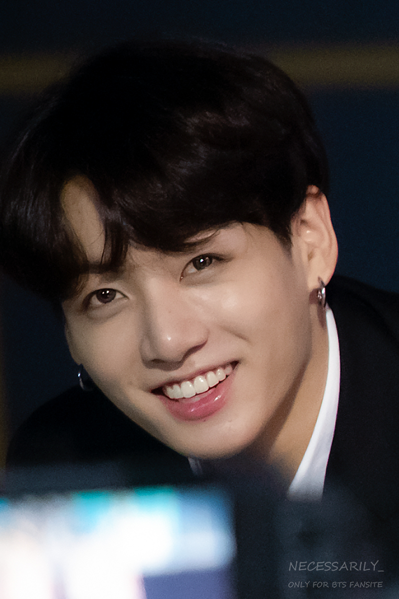 aspire_for_BTS's tweet photo. 190424 #방탄소년단 #BTS #전정국 #JUNGKOOK 
@BTS_twt
동구래미는 꺟 하고 웃는 게 학계의 정설 https://t.co/dVCXUk2fSX