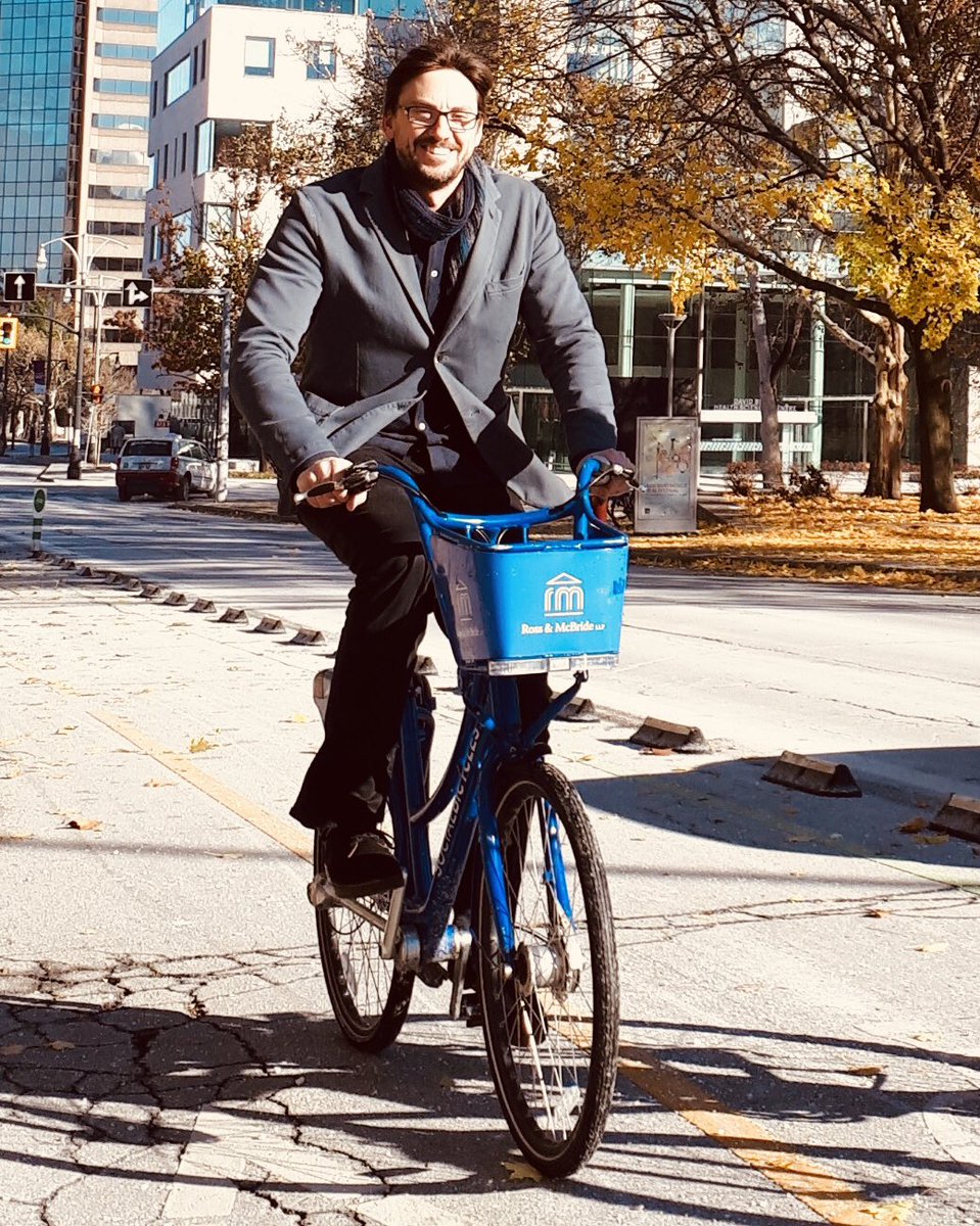 Big thx to my Ward Councillor @JasonFarrHamOnt and to Mayor @FredEisenberger and Council for unanimous support to continue Hamilton’s #bikeshare program! And MUCH gratitude to @HamOntBikeShare + the many community & corporate donors who made this possible. Happy #WorldCyclingDay!