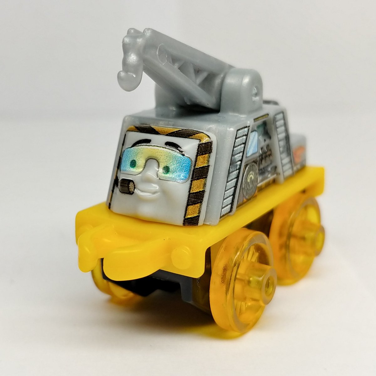 ミニミニトーマス研究所 1 Day 1 Minis 本日はギャラクシー ケビン 宇宙船をモチーフにした仕様でケビンの顔にはゴーグルとマイクが付いています ギャラクシーらしくない仕様なので発表当時はミュージック系かと思うぐらいらしくない仕様なんですよね