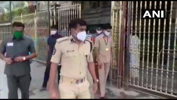 Ndtv Andhra Pradesh Tirupati Sp Avula Ramesh Reddy Yesterday Inspected The Preparedness At Lord Balaji Temple In Tirumala Centre Has Allowed Re Opening Of Religious Places From June 8 Photos