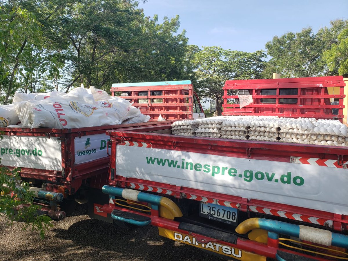 InespreRD's tweet photo. En Valverde Mao también aprovecharon la gran variedad de productos de calidad al mejor precio disponibles en nuestros #MercadosdeProductores . ¡Seguimos trabajando en favor del pueblo dominicano! #Inespre #InespreRD https://t.co/y4xmokxHje