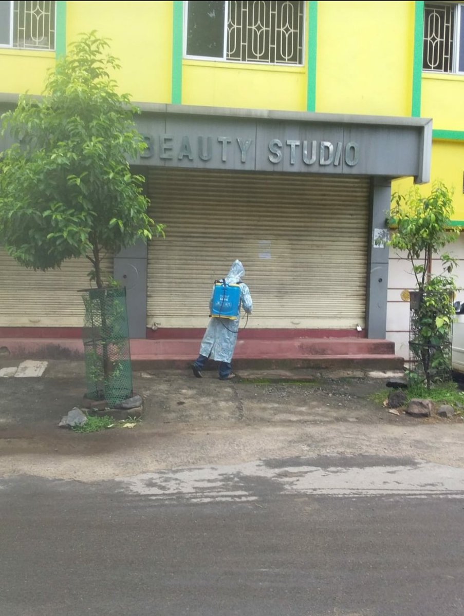 RourkelaMC's tweet photo. During this tough & challenging time, #TeamSanitation of #RMC has been doing cleanliness drive throughout the city to keep the surroundings clean & hygiene.
#CleanRourkela #SafeRourkela.@CMO_Odisha @HUDDeptOdisha @HFWOdisha @DMSundargarh @MoSarakaar @SecyChief @5TsOdisha https://t.co/VpqtdzMP2H