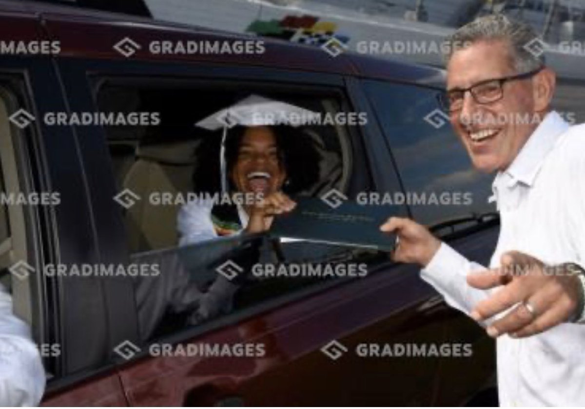 Graduation pictures are now available online at gradimages.com! <a href="/FlaglerSchools/">FlaglerSchools</a> <a href="/fpchs2020/">FPC c/o ‘20 🐾</a>