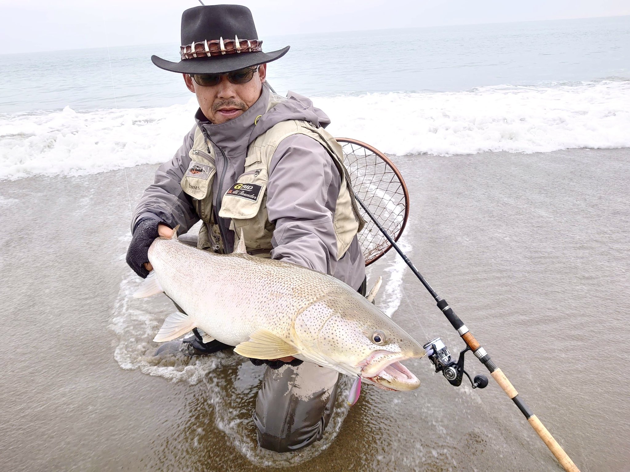 サンヨーナイロン株式会社 サンヨーナイロン ラインアンバサダー 春日和年 北海道の海イトウは好調のようです 春日さんは魚との引っ張り合いで 切れづらいナイロンラインをチョイス 使用タックル ライン Applaud Gt R Hm 14lb T Co サンヨーナイロン株式会社 サンヨーナイロン ラインアンバサダー 春日和年 北海道の海イトウは好調のようです 春日さんは魚との引っ張り合いで 切れづらいナイロンラインをチョイス 使用タックル ライン Applaud Gt R Hm 14lb T Co
